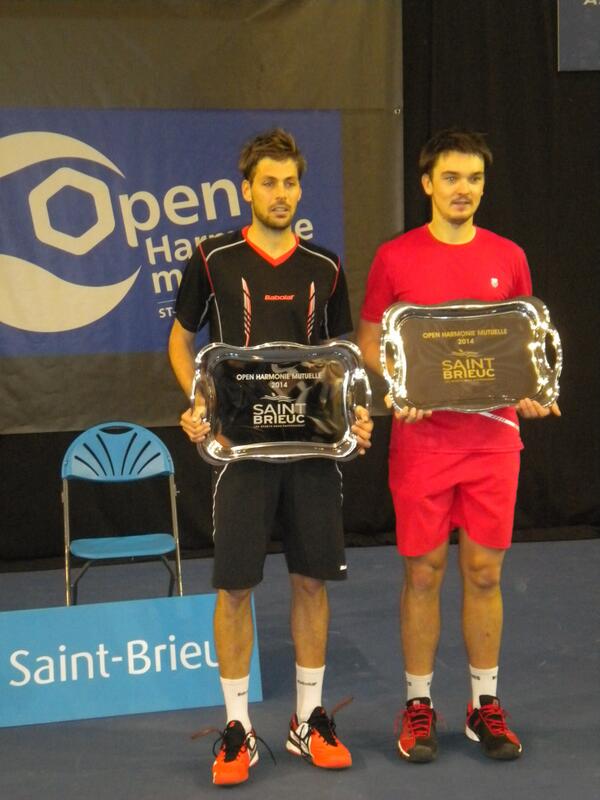 OpenHM_StBrieuc's tweet photo. Les deux finalistes de l'@OpenHM_StBrieuc Grégoire Burquier et @andi_beck ! http://t.co/IGRnzWPvEb