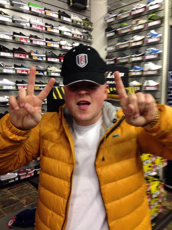Hahaha fulham casual for jacko <a href="/jamieoneil1/">Jamie O'Neil</a> <a href="/Robbie_G_11/">Rob Gardner</a> <a href="/sammy_bcfc_/">Sammy</a> #topboy #casuals