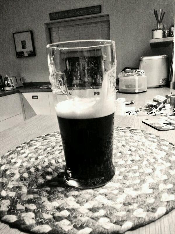 guffvaughan's tweet photo. @nathanphillips8 @AndrewBourner oooo not sure mast #guinness #itwascompleteshite http://t.co/EJOfnGCIOZ