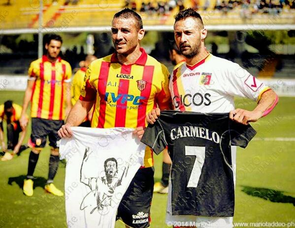 ElisabettaDeMad's tweet photo. Bellissima immagine !! Ricordando Carmelo @CarmeloImbriani @domegermi @ilMonz #BeneventoCz  #LegaPro #MattidaLegaPro http://t.co/H8KtxcWJEg