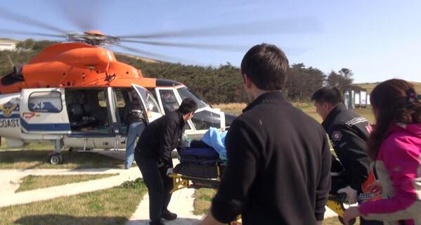 4.6.우도를 방문한 20대 외국인이 자전거를 타다 갯바위로 추락해 얼굴을 다쳤습니다. 해양경찰은 헬기로 제주시내 병원까지 긴급후송했습니다. 처음 방문한 섬에서 자전거 타실때, 각별히 유의하셔야겠습니다.