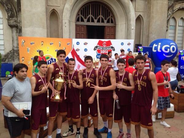 CCampoalto's tweet photo. CAMPEONES en basketball del Intercolegial del Inter. Campoalto está haciendo de la victoria, un hábito. http://t.co/oDkKJl3d1T