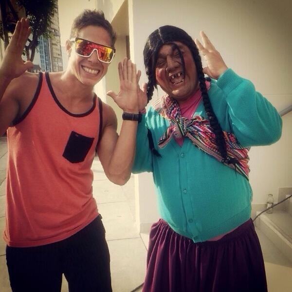 HugoGarciaOf's tweet photo. con la #PaisanaJacinta http://t.co/nG7yF4flLe