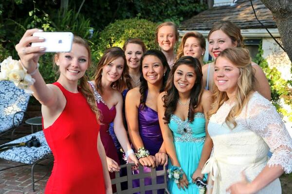 Marafarrand's tweet image. Let me take a selfie #dualangle