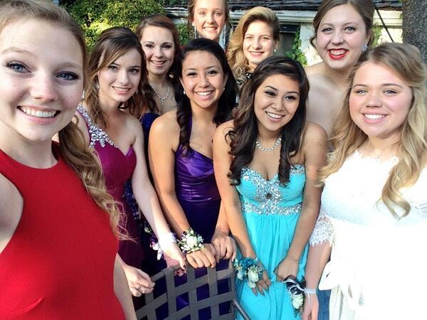 Marafarrand's tweet image. Let me take a selfie #dualangle