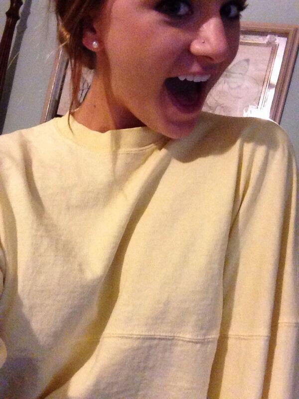 couzenski's tweet image. Too preppy to function!💁 #SpiritJerseySunday #ExceptNot