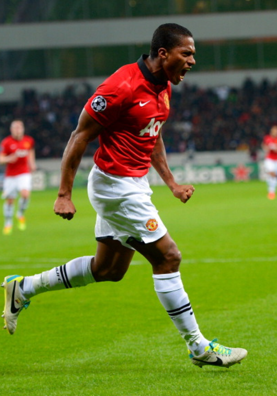MUnitedEs's tweet photo. Antonio Valencia, jugador más rápido del mundo según un estudio realizado por la FIFA http://t.co/sJijUa7SDJ http://t.co/tbkGwokIg6