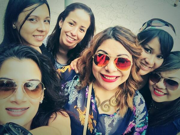 patriciaall's tweet photo. La cueva de los murciélagos ☺️✌️😄 @gabycasme @karen_Valdezz @leis_mtz  #mirma #viry #memo #andres mis nines ☺️❤️ http://t.co/wkjHbolBvH