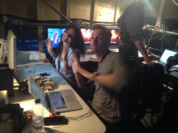 laVoixTVA's tweet image. Impossible de ne pas danser en travaillant! #Coulisses #LaVoixTVA #EquipeWeb