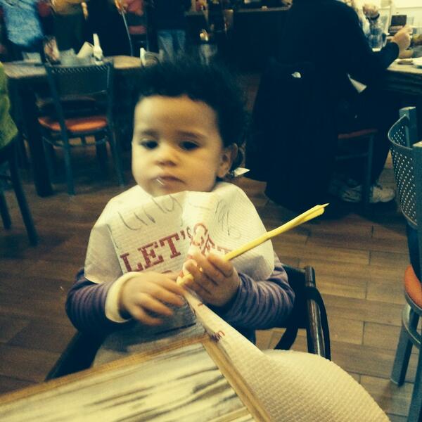 pebluz9's tweet photo. Quality time with my family❤️😘 http://t.co/GOOJ0gNZos