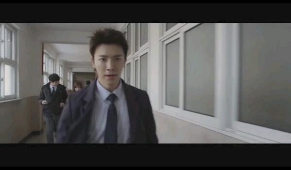 yxdpr__'s tweet photo. "@Ndellee: "mamiself:
140407 'Rumor' Movie #Donghae
http://t.co/4hvNqN2scY""