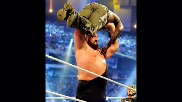 RTruthOnlineCom's tweet image. @RonKillings gets eliminated by @WWETheBigShow... #AndreTheGiantMemorialBattleRoyal #WrestleMania