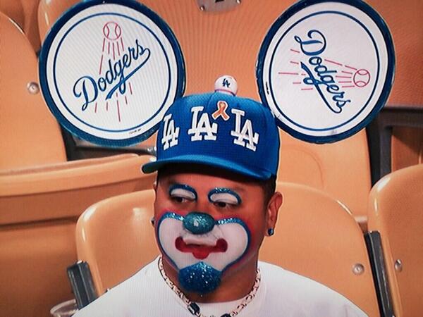 DodgersTalk's tweet photo. This guy likes all the #Dodgers homeruns tonight! RT @xcaptaincuntx: Ahhh ahhhh http://t.co/B6MJUiRNQV