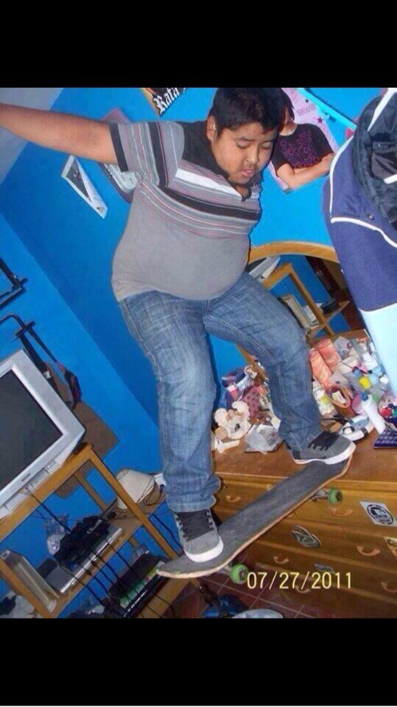BrianGrifffin_'s tweet photo. Mom: Juan do ur homework

Juan: no http://t.co/RewoFsByMg