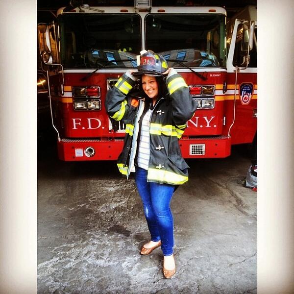 AFireStation's tweet image. This girl is on fiyahhhh 🔥🚒🇺🇸 #fdny #ladder20 #soho #nyc #newyorkcity #lafayette #america #usa #dressedup #queens...