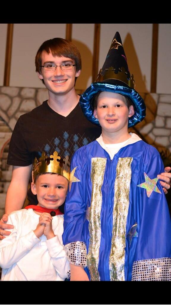 colinpurcell13's tweet photo. Got to see Kingdom Quest, an amazing musical featuring these 2!! Greatest wizard and peasant there is! #proudbrother http://t.co/oSlc8crffM