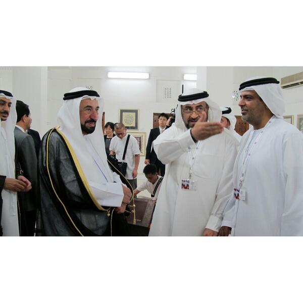 Khalid_Aljallaf's tweet photo. صاحب السمو الشيخ الدكتور سلطان بن محمد القاسمي يفتتح مقر جمعية اﻻمارات لفن الخط العربي #الخط العربي # اﻻمارات http://t.co/gw4Zskh2xc