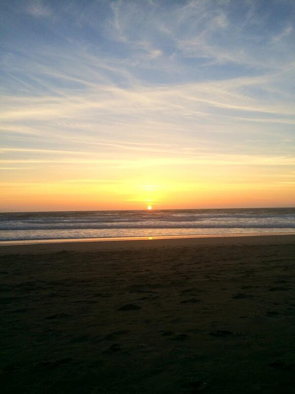MadelineHaupert's tweet photo. It was worth the sandy food, frozen fingers, and wind blown hair. #GetOutAndGo @Chaz90897 http://t.co/sJtwwFUp18