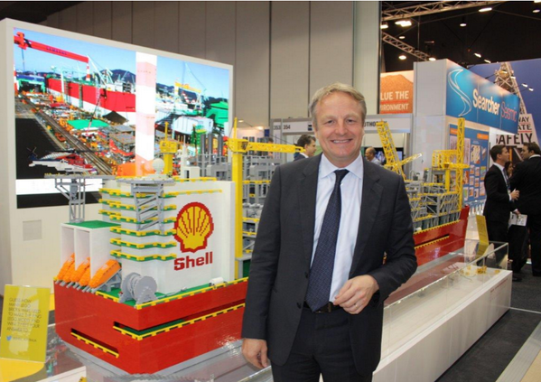 Shell_Australia's tweet photo. Shell's Executive VP - Integrated Gas, Maarten Wetselaar, visits the Shell Aus team @APPEAConference #APPEA2014 http://t.co/o8C342sHtz