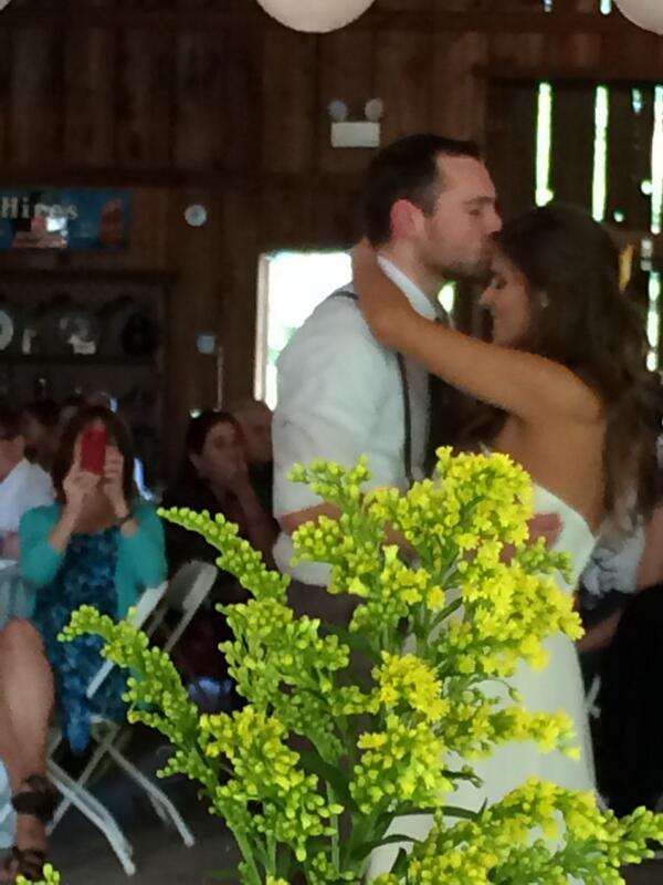 Nfowler2's tweet photo. @Sambaker777 #firstdance http://t.co/4lhAcsHrBz
