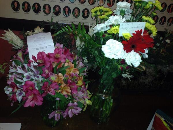 ChiOmega_LSU's tweet image. Thankful for the flowers from @LSUFIJI and @LSUPiBetaPhi in support of our Founder's Day on April 5th! #greeklove