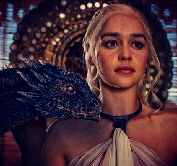 EnterChaos's tweet image. #GameOfThrones back on....yes!!!!