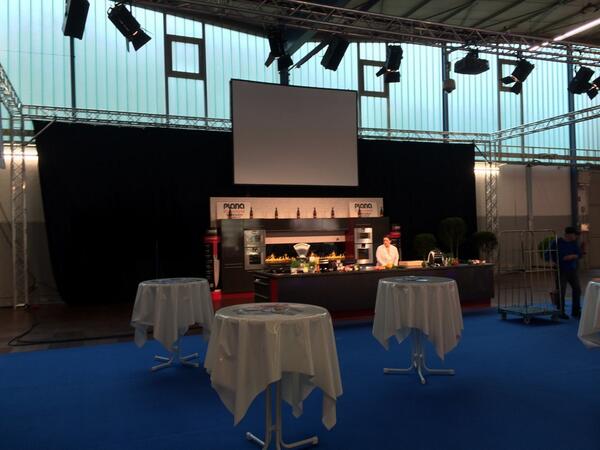 Privatkeller's tweet photo. Die ersten zwei Tage auf der Saarmesse mir sehr angenehme Bekanntschaften!
Wir freuen uns auf weitere tolle Momente! http://t.co/ZY22tN5ZRw