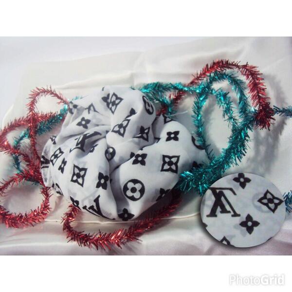 tinesister's tweet photo. Pashmina Vine motif LV IDR 25.000 CP. 085659052708 http://t.co/vMjFtxzwmc