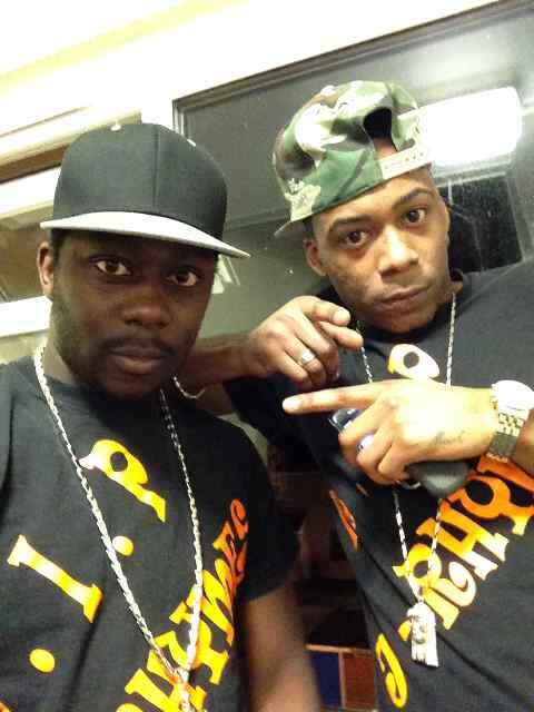Fbmurk2's tweet photo. Fb man  get dees views up murk feature BFast &amp; YoungTroops *music* http://t.co/K8xmgmwJak http://t.co/TTyfdMzPU6