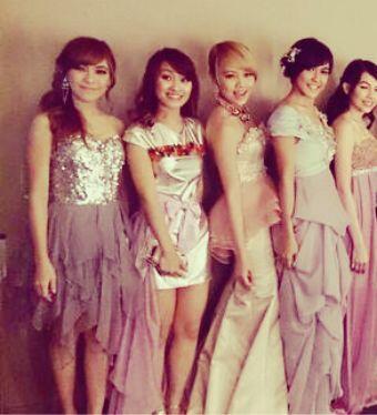 RapperChiBii's tweet photo. #SharePictChiBi @mi_ChristyChiBi @FellyChiBi @SteffyChiBi @Noeey_chibi @Kezia_ChiBi FreeNoBarWithBeat http://t.co/tKHFT8cNy2