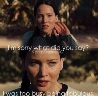 JLawrenceCCS's tweet photo. #votekatniss because she's fabulous. ✌️❤️ http://t.co/364eRMwFdr