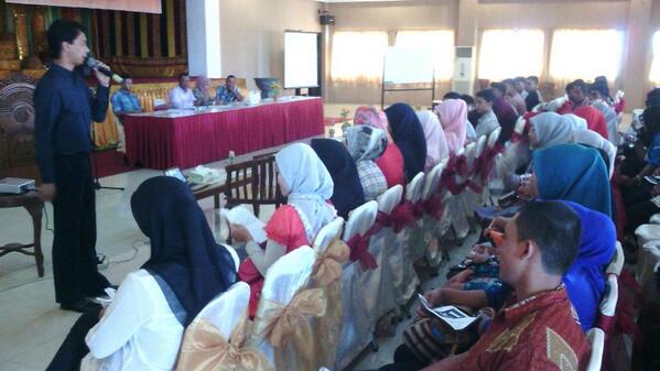 Bg <a href="/IrwanDjohan/">Irwan Djohan</a> sedang memberikan kata sambutan pada acara Pelatihan Saksi di Hotel Regina, Banda Aceh