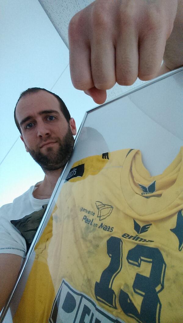 In voorbereiding op de kruisfinale 19-4 vs Aalsmeer maken we eerst #Bevoselfie trending topic! Jij ook fan van Bevo?