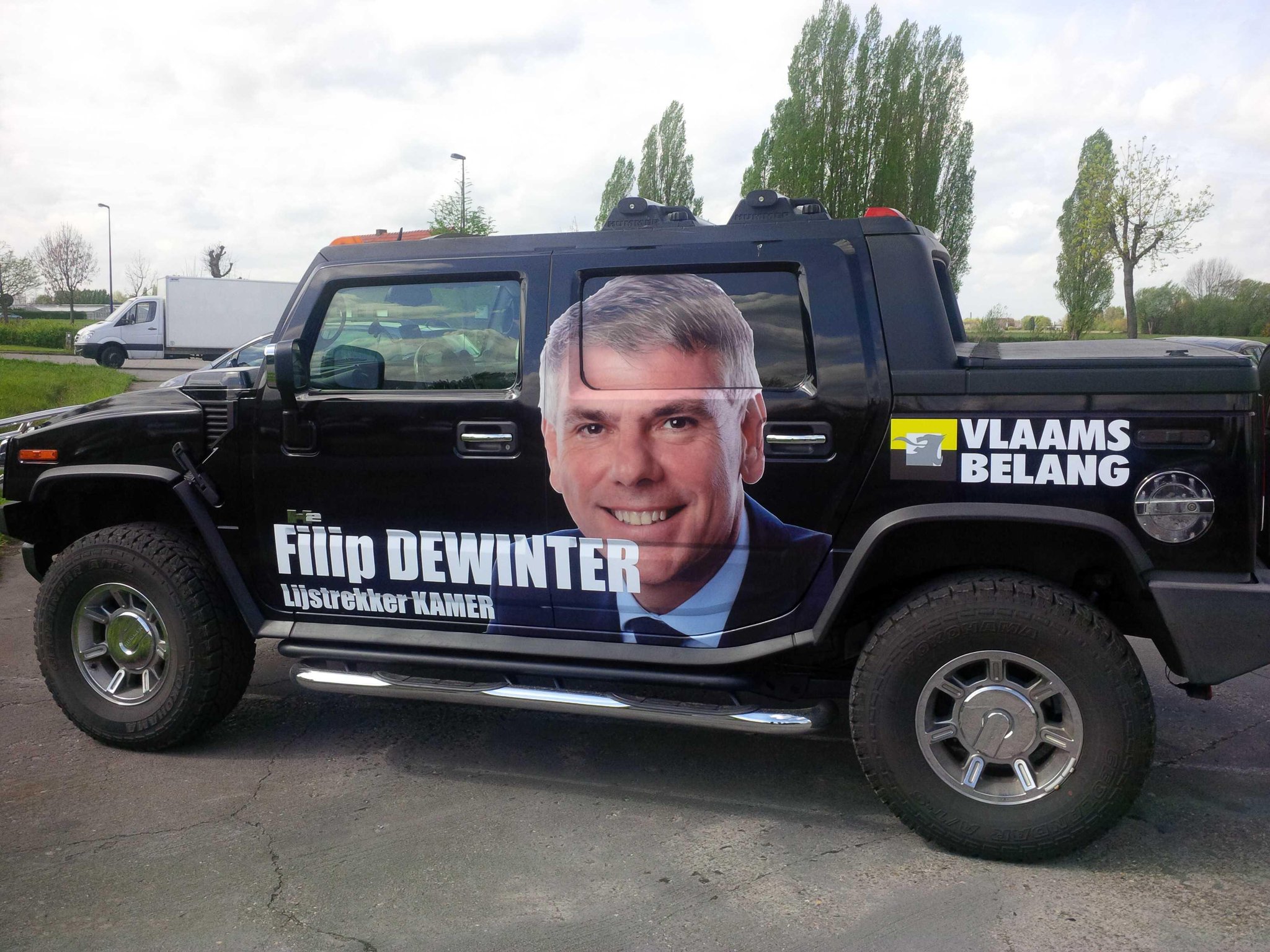 BknUvHwIEAAzzLd.jpg:large