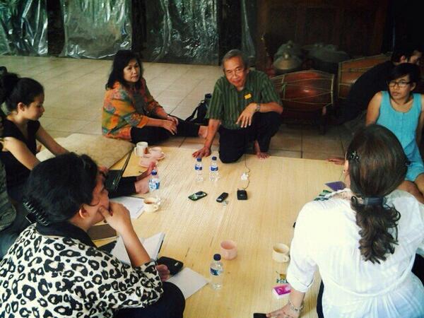 Diskusi dgn FX Widaryanto di <a href="/ArdhanariStudio/">Ardhanari Studio</a> ttg tari Jawa, ketubuhan, ruang &amp; waktu, Barat &amp; Timur... ♥