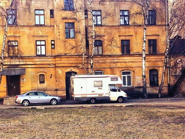 MarisLagzdins2's tweet photo. Breaking Bad meth lab has parked near my house... #breakingbadennetflix #BreakingBad @PieciLV @TomsGrevins http://t.co/tCduJhI4bq