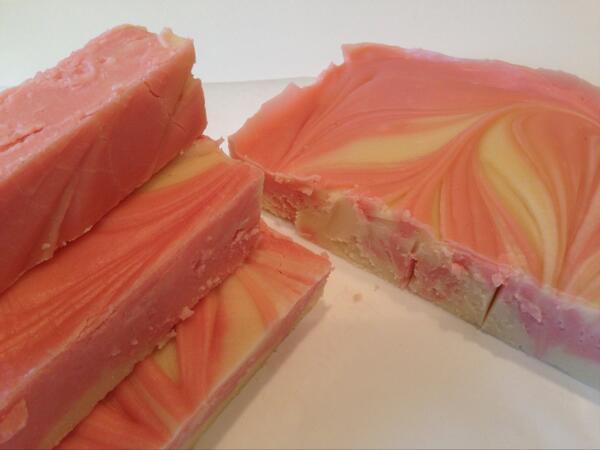Amaretto fudge