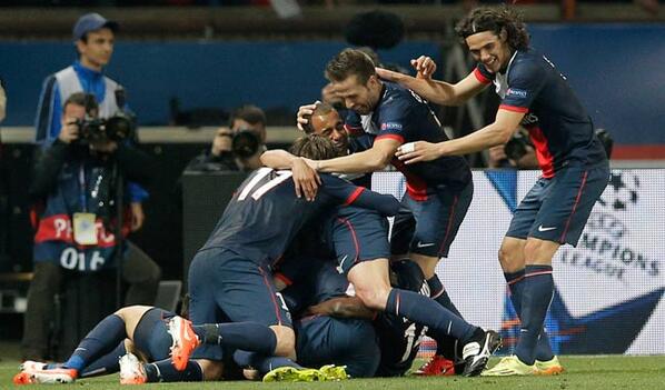 Meridianoonline's tweet photo. #UCL Cada jugador del PSG recibirá 450.000 euros si eliminan al Chelsea http://t.co/2hYe3Hcr6c http://t.co/7R0Est1GIs