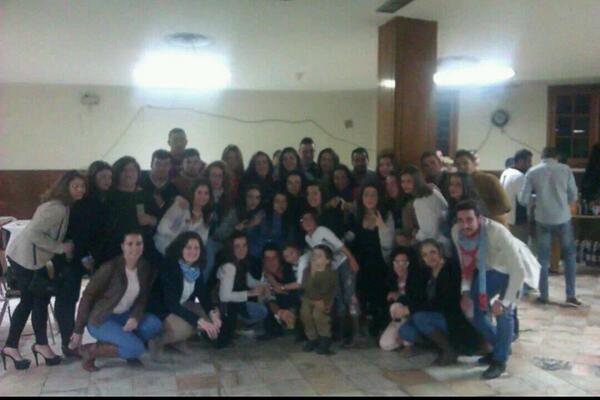 Aroaa3111's tweet photo. Una buena nochecitaaa #com mi comparsaaa 😉 http://t.co/OlruNsfChp