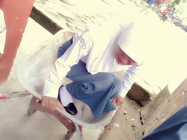 anithasuhada's tweet photo. penganiayaan hahaha http://t.co/tZpMZfPJyX