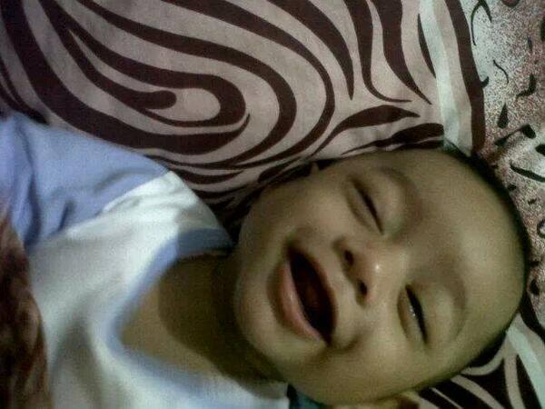 _Silchan_'s tweet photo. walaupun kita bersedih, tapi kita harus tetap tersenyum:-) http://t.co/TtUJcXXMI9