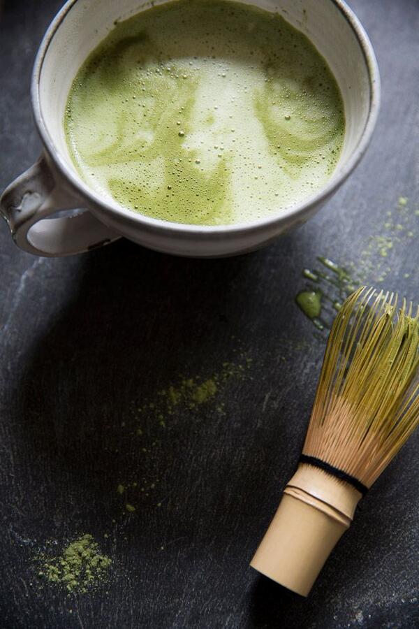 JapaneseStation's tweet photo. Matcha(抹茶)teh yg digiling jd bubuk teh & biasany dipakai utk upacara minum teh, Es Krim, Wagashi #JSfact http://t.co/wjgKrVmKi4