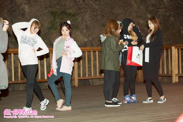 all_apink's tweet photo. 14/04/06 에이핑크 팬미팅 스케치 http://t.co/odf1zXWj4d http://t.co/7FK2fAcRID