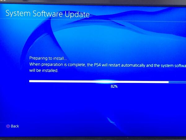 NicolaAdamsOBE's tweet photo. I hate waiting for updates #BlueScreenOfDoom http://t.co/PKd2E1w1Cf