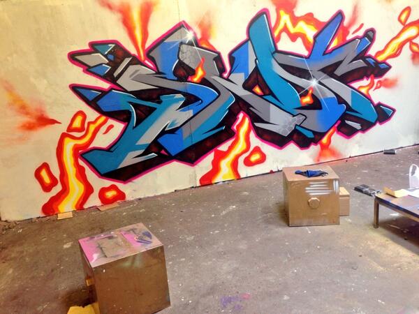 zapgraffiti's tweet photo. SNOT in the studio this afternoon. Free artists space at our place in Liverpool. Come get busy!! http://t.co/dIl0gScBnW