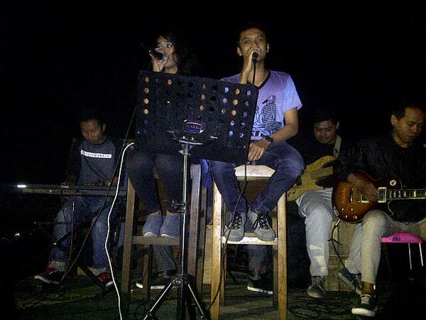 Crescendo perform <a href="/siluetcafe/">Siluet Cafe Malang</a> , be there guys..\(´▽`)/