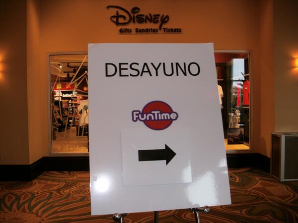 NavarroSolana's tweet image. Ya dos meses que tuvimos el primer desayuno.. #DisneyVolve #FunTimeFebrero2014 fue lo mejor de mi vida! @Funtime15