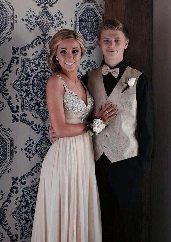 PromSeason's tweet image. Awe 😍 #prom