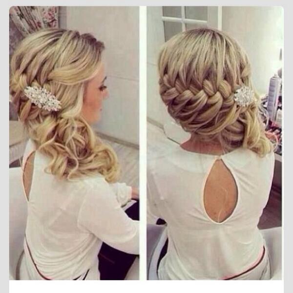 PromSeason's tweet image. #promhair 💆😍 can never go wrong with side swept braided hair ✊