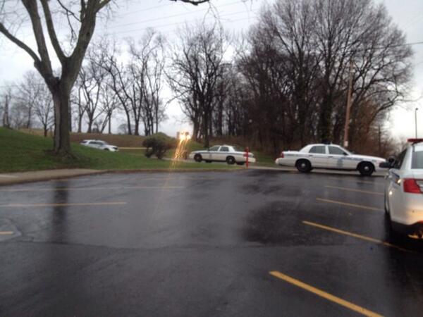 Liza2245's tweet photo. Dozens of #dayton police at scene of officer involves shooting @ABC22FOX45  #daytoncrime http://t.co/KX3tZnROkr